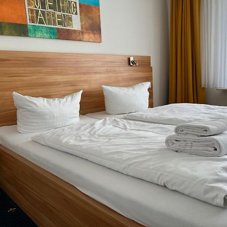 Hotel Capri 于伯林根 外观 照片